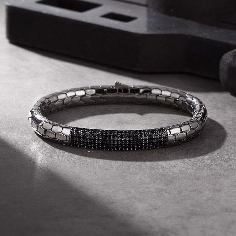 Scale bracelet, black pavé bar